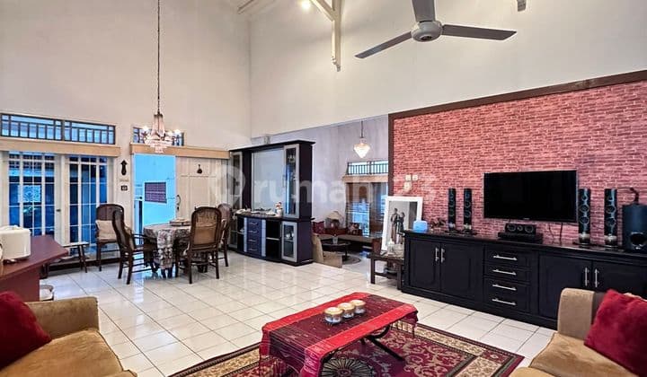 Rumah Terawat Dalam Komplek, Cocok Untuk Tempat Usaha