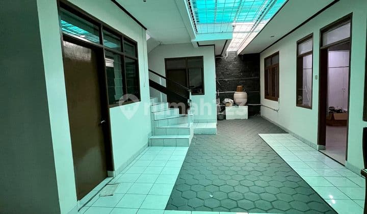 Rumah Terawat Lokasi Strategis Di Tengah Kota Bandung