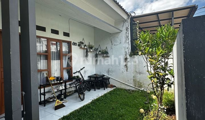 Rumah Terawat Dalam Komplek