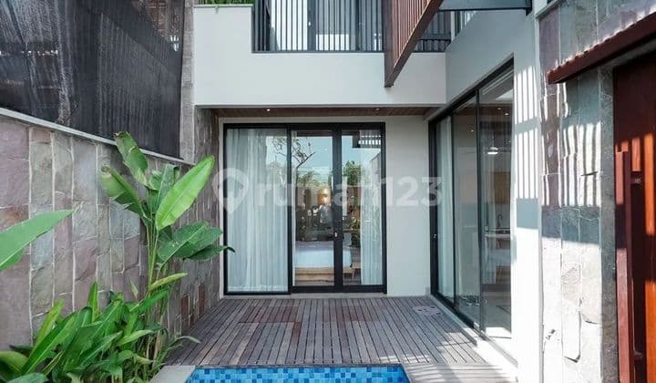 A Modern Tropical Residential Area With The Most Luxurious Entrace Gate
