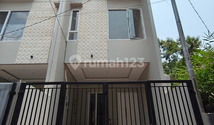 Rumah Baru Grogol Millenial Dekat Universitas Bebas Banjir
