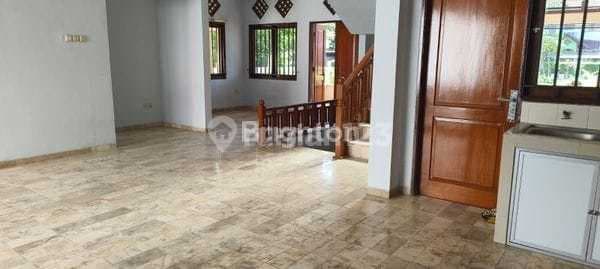 Rumah Besar Mewah Murah 2 Lantai Di Jalan Utama Boulevard Perumahan Kemang Pratama Bekasi Selatan