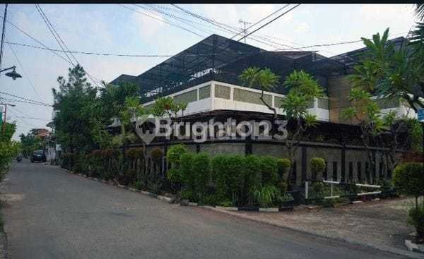 Rumah Gedung Besar 2 Lantai Mewah Murah Ada Kolam Renang di Pondok Pekayon Indah Bekasi Selatan