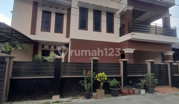 Rumah Gedung Besar Mewah Murah 2 Lantai Di Villa Nusa Indah Gunung Putri Bogor