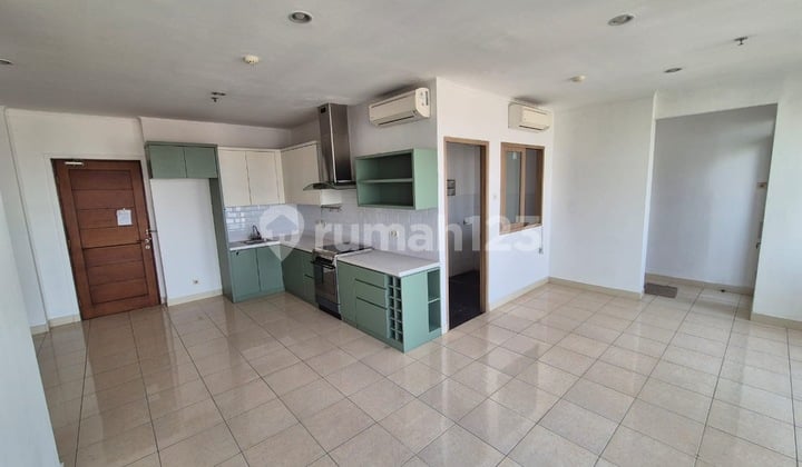 Casablanca Mansion 3BR luas 100m2 Semi Furnished Disewakan
