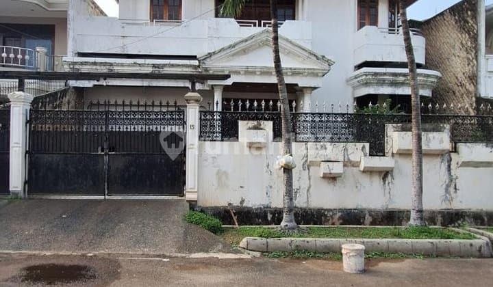 For Sale: House in Sunrise Garden