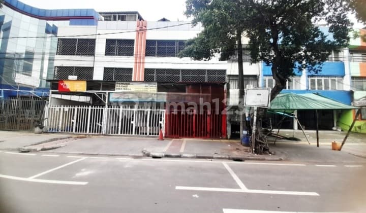 Dijual atau Disewa Ruko Letak Strategis Lokasi Fnb