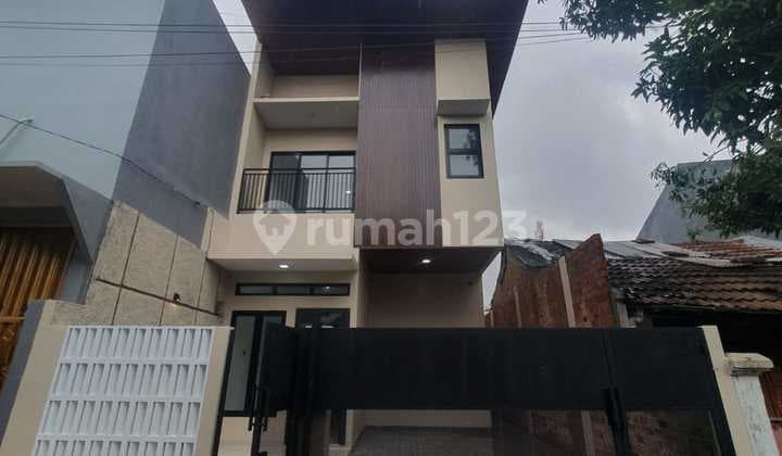 Can KPR, House, 2 Floors in Villa Indah Permai Near Station (D0082)