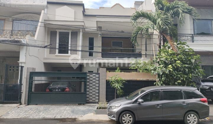 Cheap house for sale in Taman Semanan Indah, in front of a fishing pond