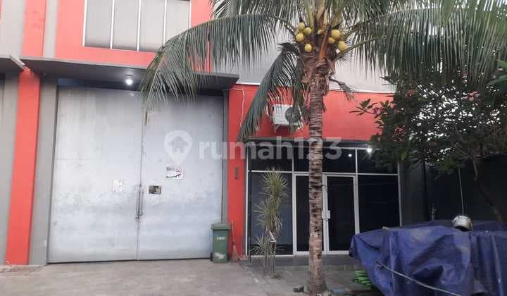 sewa Gudang Bagus 300 m2 SEBERANG STARBUCK Cipondoh, Tangerang