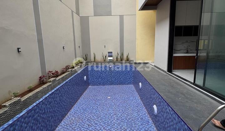 Rumah Bagus Mewah Dengan Kolam Renang , Jakarta Pusat