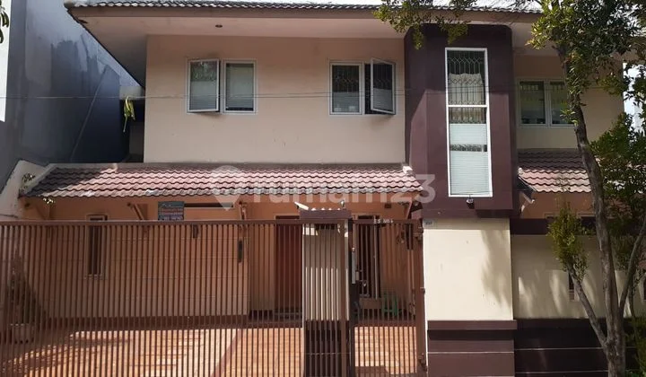 Rumah bagus siap huni di Taman Duta Mas