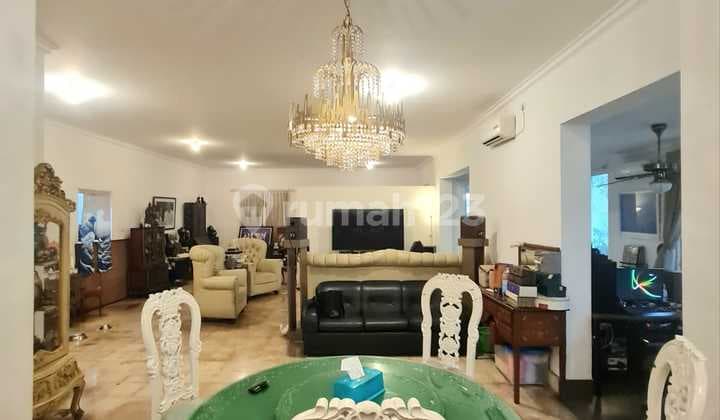 Disewakan Rumah Luas Teduh Strategis Prapanca Kebayoran Baru