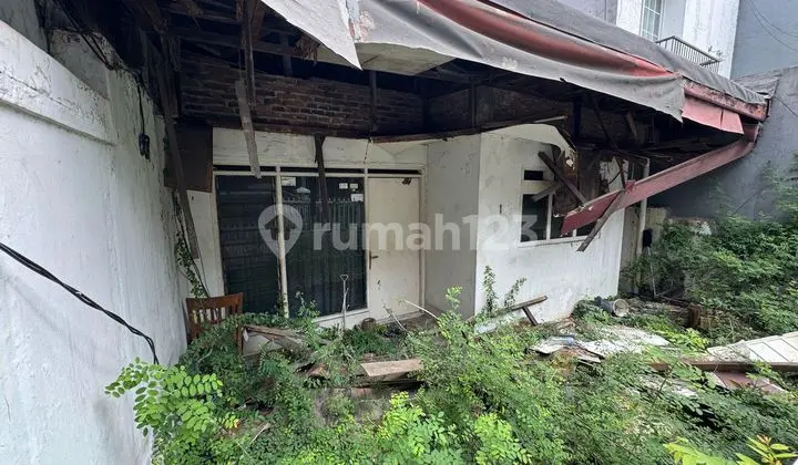 Quick Sale Old House Land Count in East Tebet, South Jakarta