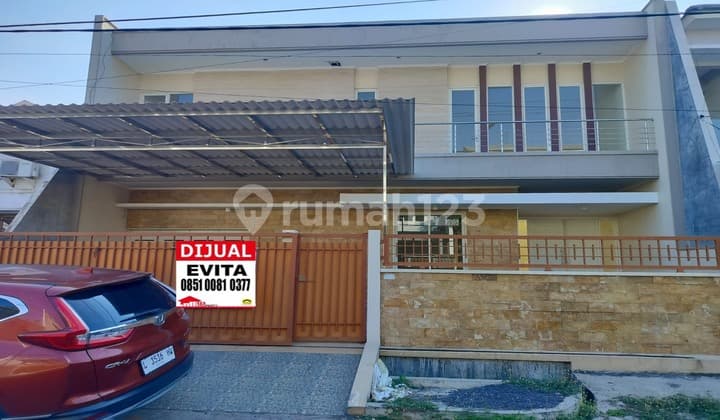 Rumah Dharmahusada Utara Dekat Manyar