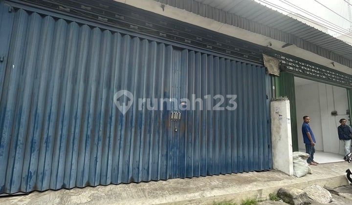 Commercial Building in Downtown Bunguran Demolition Near Atom Market Commercial Building in Downtown Bunguran Demolition Near Atom Market