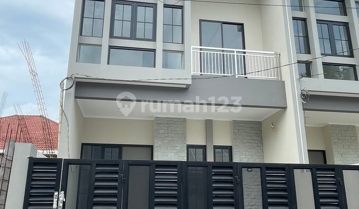 Sell Mukti Mansion New House Fresh Near Manyar Pakuwon City