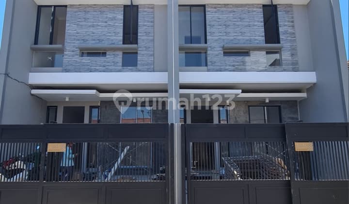 Rumah Baru Gress Klampis Semolo Dekat Kertajaya Dharmahusada Semolowaru