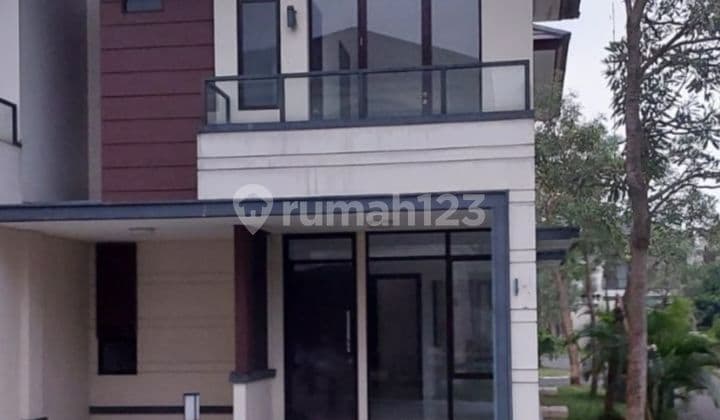 rumah 2 lantai hook di Lavon swancity