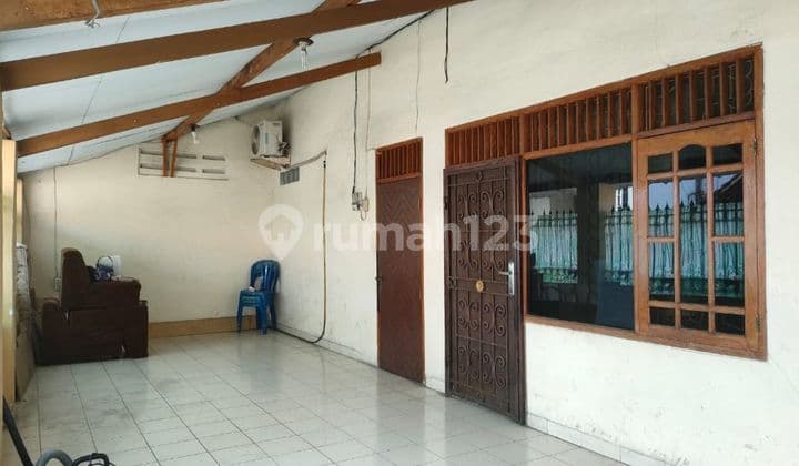 DIJUAL RUMAH KOST 2 lt 14 KT berikut ranjang lemarinya 14 KT