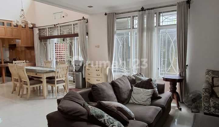 Disewakan Rumah Luas dan Nyaman 2 Lantai di Bintaro Jaya Sektor 9