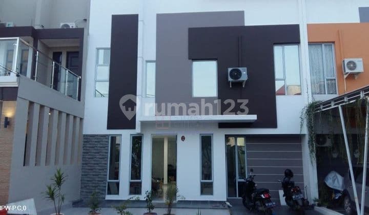 Rumah baru 2 Lantai dekat Bandara Hangnadim bebas banjir