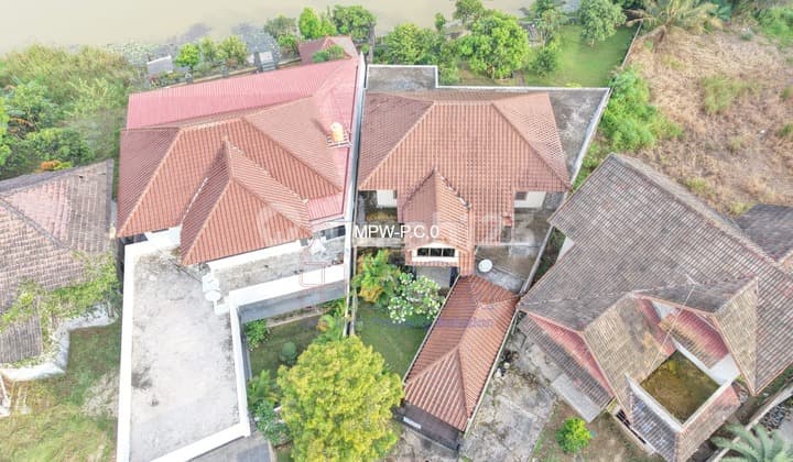 Luxury 2-Story House in Batam at Shangrilla Garden