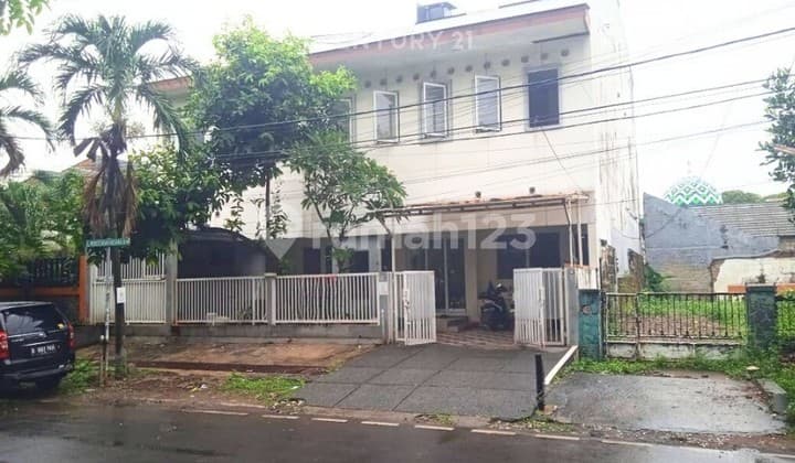 Dijual Rumah Tiga Lantai di Cempaka Putih Jakarta Pusat