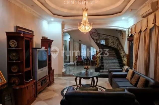 For Sale Luxury House Strategic Location in Rawamangun East Jakarta
