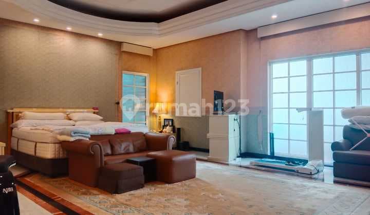 Jual cepat, harga di bawah NJOP, jarang ada, Rumah siap huni, dekat Mega Kuningan, JakSel