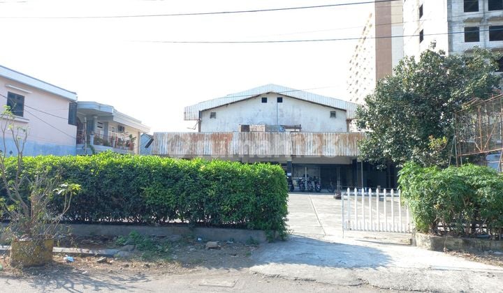 Warehouse (Former Cinema) For Sale In Abdul Karim (Near Pondok Chandra Toll Road)