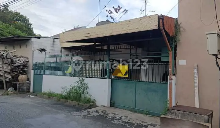 Dijual Rumah Tua Anggap Jual Tanah Saja di Kft Palem