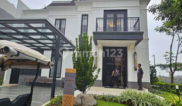 Jasmia Summarecon Crown Heading