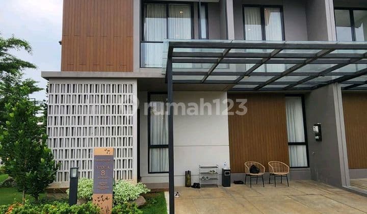 Viola Summarecon Crown Gading