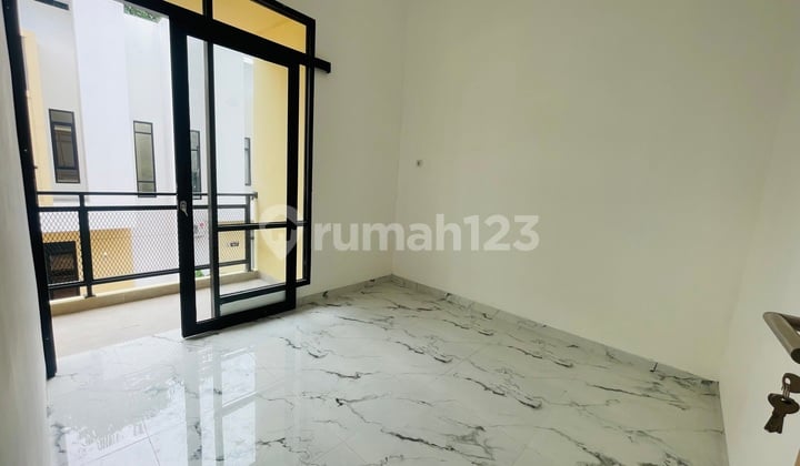Rumah Siap Huni Dalam Cluster Dekat Gdc