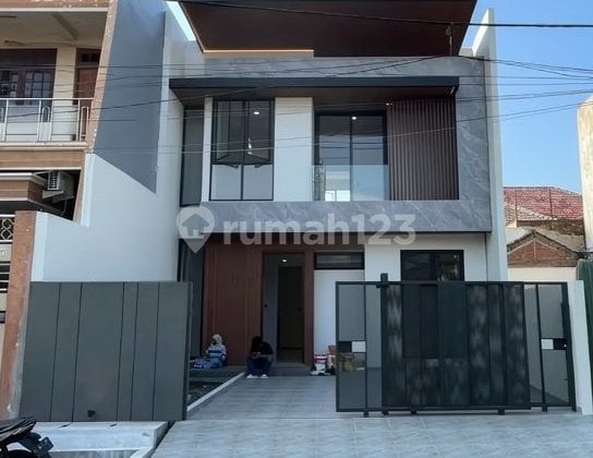 New Premium Manyar Kertoarjo Row 3 Mobil Steategis