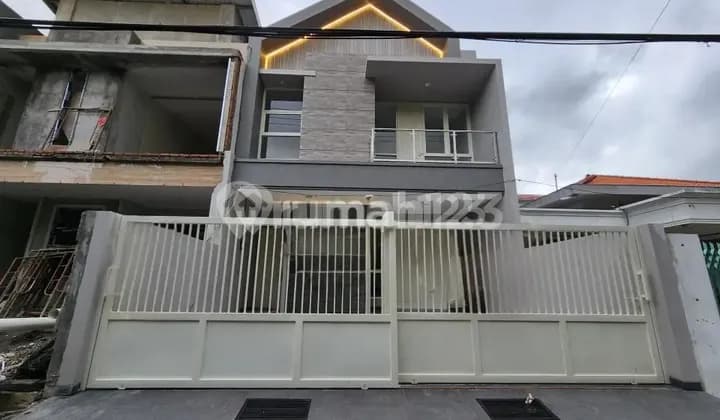 Baru Gress Raya Manyar Tirtoyoso 2 Lantai Jalan Kembar