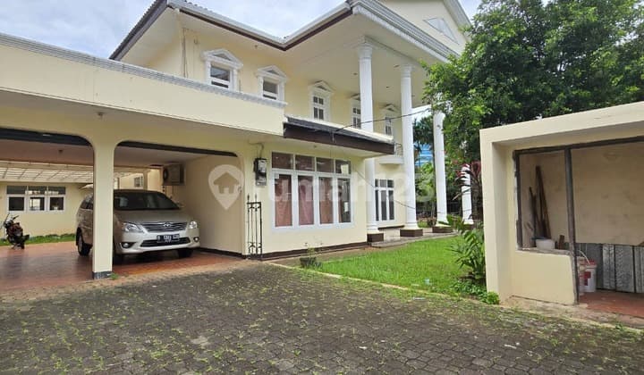 HOUSE FOR RENT IN AMPERA, SOUTH JAKARTA