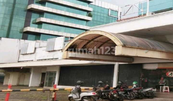Ruang-Usaha di Mampang 1946.0 m² Unfurnished