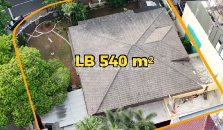 Dijual Cepat Rumah Hoek, Nego Sekali Di Kebayoran Baru, Jakarta Selatan Strategis Cocok Untuk Hunian, Perkantoran