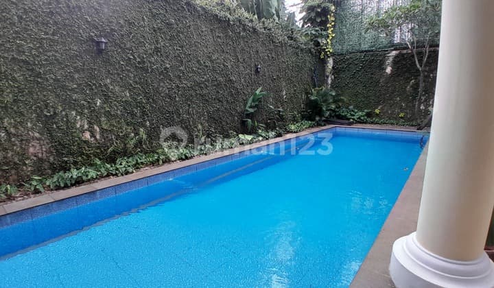 Disewakan Rumah Kondisi Terawat dan Bagus Bebas Banjir Aman Nyaman Dalam Cluster Dekat Mall Akses Jalan 2 Mobil di Pejaten Jakarta Selatan