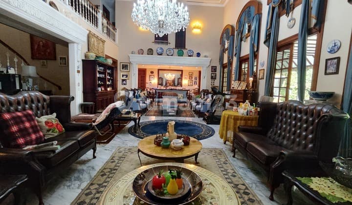 For Sale Classic East-Facing House, Spacious Yard, Large Garage in Permata Hijau, South Jakarta, Comfortable and Safe