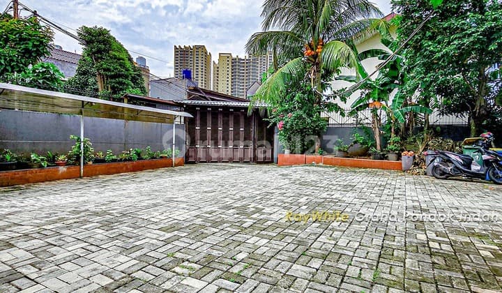Dijual Tanah Dibawah NJOP Nego Rumah Hitung Tanah 600M Dari Mall Pondok Indah Jalan 2 Mobil Lokasi Aman Nyaman Tenang Cocok untuk Hunian di Pondok Indah Jakarta Selatan