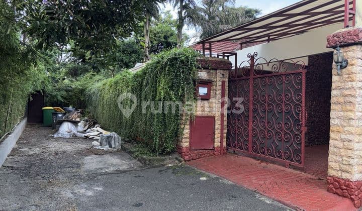 For Sale, Land Area 394 M2 House in South Kemang, South Jakarta (Dd)