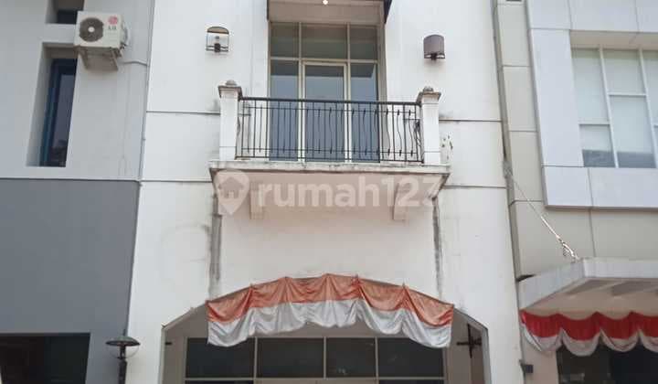 For Rent: Shop House at Plaza 3 Pondok Indah, South Jakarta (jp)
