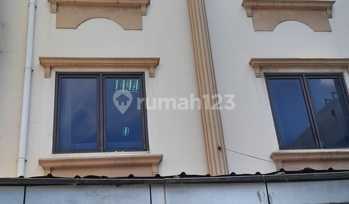 Disewakan/dijual Ruko Gandeng 4 Lantai Ada Lift Di Buncit Raya, Jaksel(ak/lp)