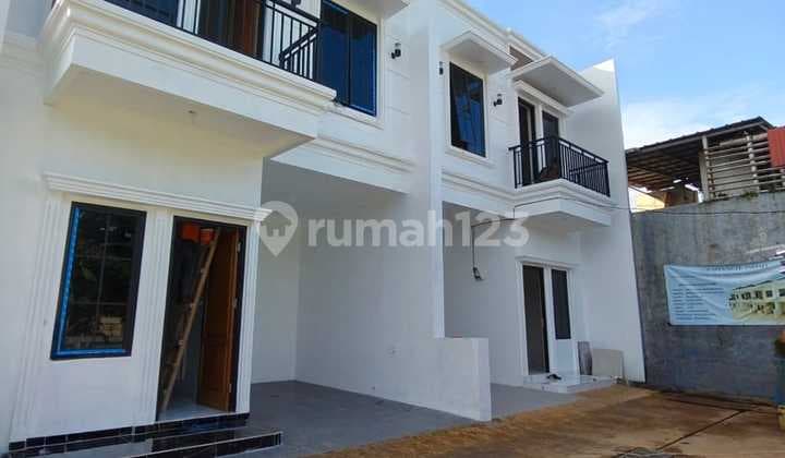 Rumah 2 Lantai Siap Huni Akses Dekat Tol dan LRT Setu Cipayung Jakarta Timur