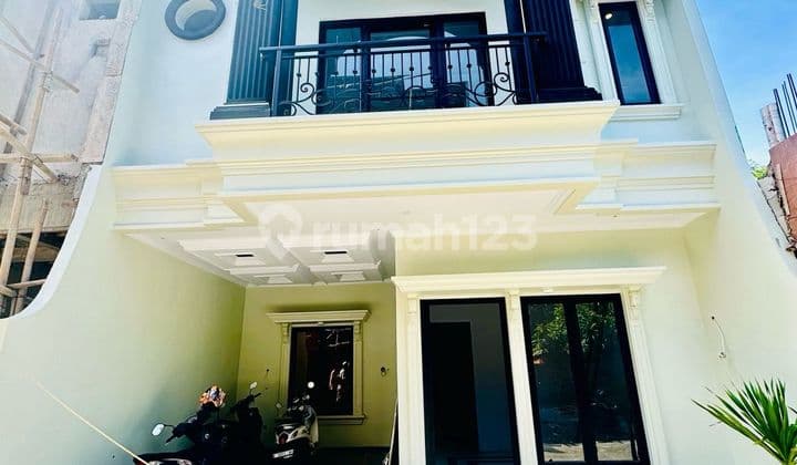 Rumah Siap Huni Dalam Cluster Dilengkapi Rooftop Dan Kitchen Set Nempel Tol Brigif Di Jagakarsa