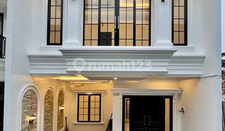 Rumah Modern Siap Huni Dilengkapi Rooftop Dalam Cluster Akses Pintu Tol Desari di Jagakarsa