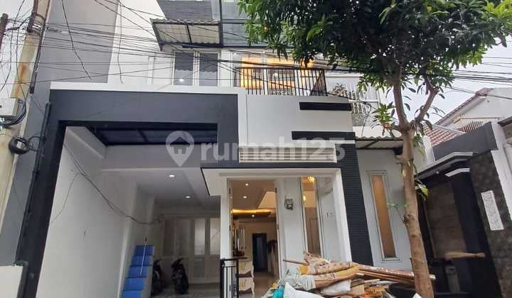 Rumah Secondary Bagus Tanah Luas Dalam Komplek Dekat Pintu Tol Di Jagakarsa